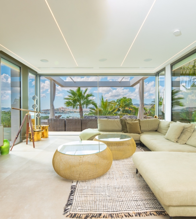 Resa Estates Ibiza sale villa Marlin vieuws living 2.jpg